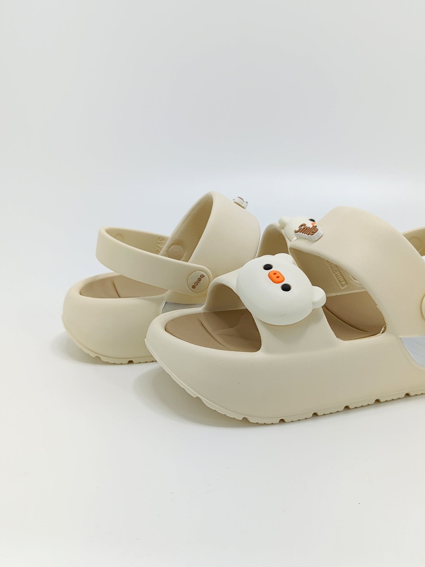 Adorable Piggy clogs for Women | Cream